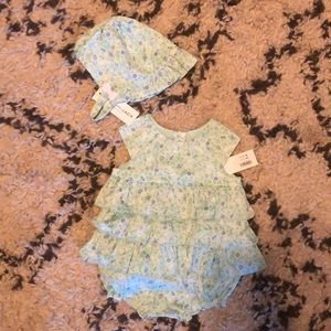 Baby girls jumper with matching bonnet, NWT!